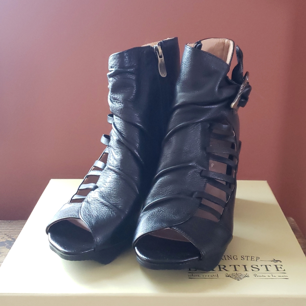 L'ARTISTE By Spring Step Nesgara Heeled Boots with Cutout Design